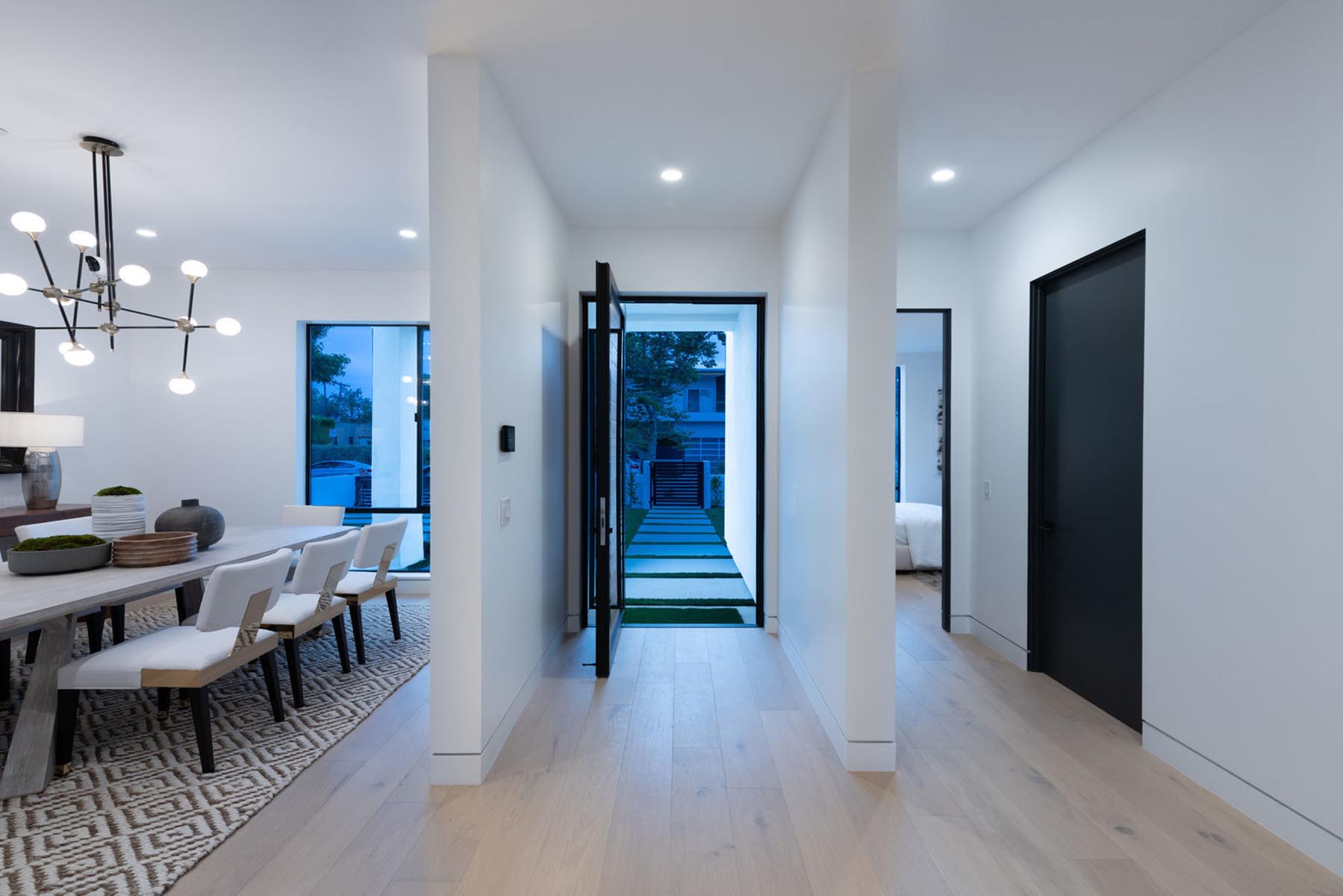 Home design Los Angeles modern contemporary entrance