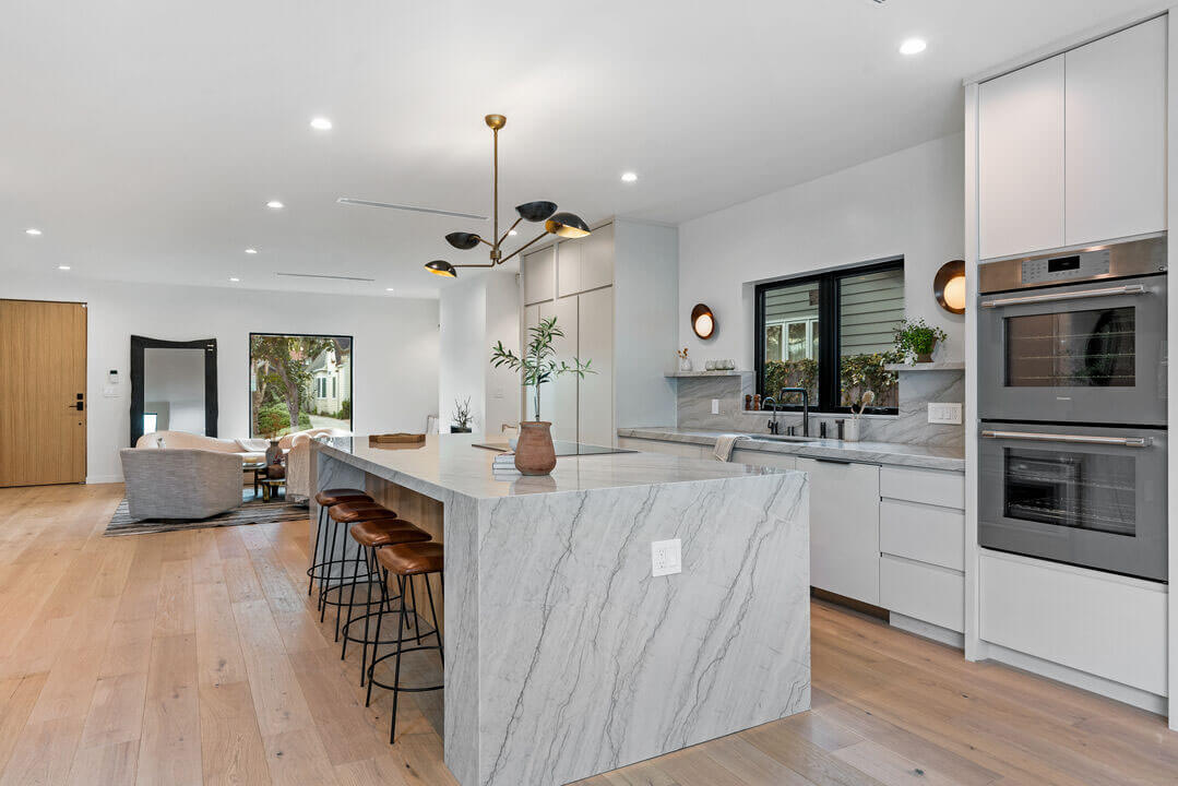 Modern open plan kitchen with large island