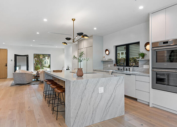 Modern open plan kitchen with large island