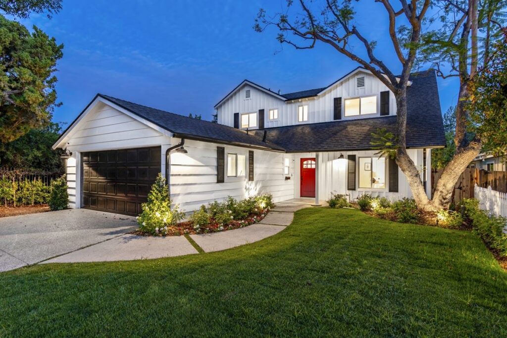 Contemporary Farmhouse